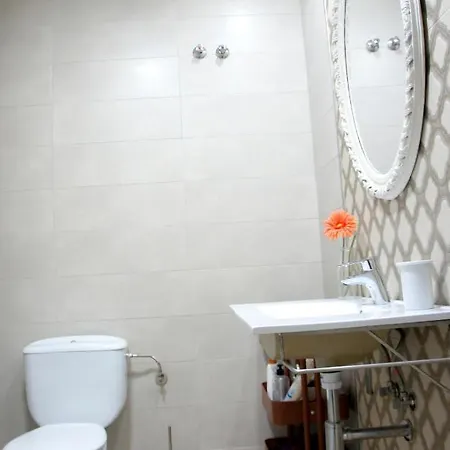 With 2 Bedrooms In With Shared Pool Appartamento *