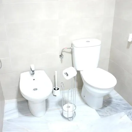 With 2 Bedrooms In With Shared Pool Appartamento Mijas